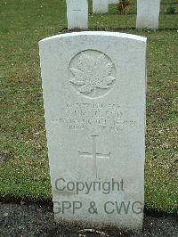 Brookwood Military Cemetery - MacLeod, Donald Ian