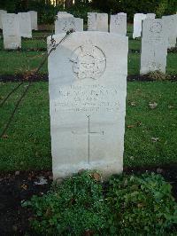 Brookwood Military Cemetery - MacDonald, Robert Emmett