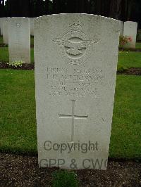 Brookwood Military Cemetery - MacKinnon, Ian Donald