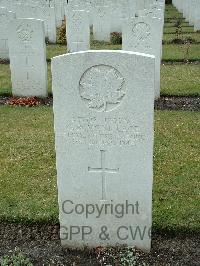 Brookwood Military Cemetery - McNeilage, Gordon Richard