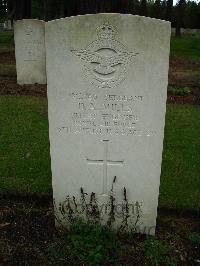 Brookwood Military Cemetery - Mills, Derek Arthur
