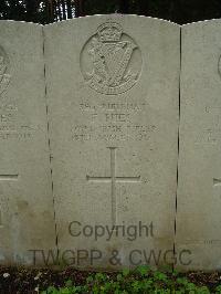 Brookwood Military Cemetery - Pues, F