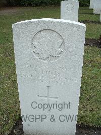 Brookwood Military Cemetery - Rioux, Raymond