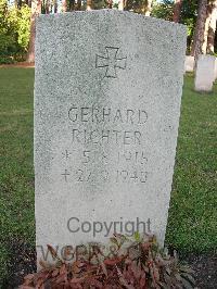 Brookwood Military Cemetery - Richter, Gerhard