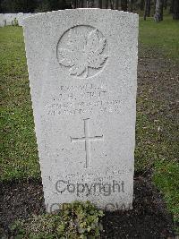 Brookwood Military Cemetery - Strutt, John Hugh