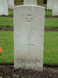 Brookwood Military Cemetery - Thomas, Derek Arthur Leslie