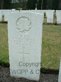 Brookwood Military Cemetery - Vennat, Andre