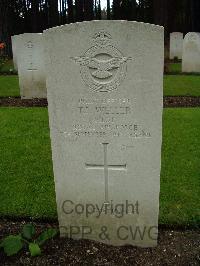 Brookwood Military Cemetery - Weller, Thomas Leonard