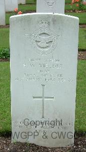 Brookwood Military Cemetery - Yielder, Harry Waldo