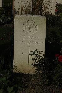 Messines Ridge British Cemetery - Akers, Mark