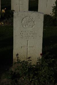 Messines Ridge British Cemetery - Callard, J E