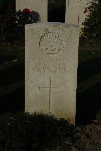 Messines Ridge British Cemetery - Coles, D T