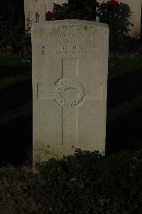 Messines Ridge British Cemetery - Cook, Leonard