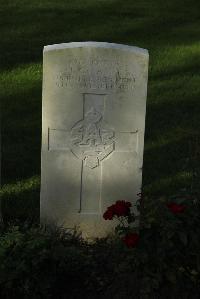 Messines Ridge British Cemetery - Creasy, T