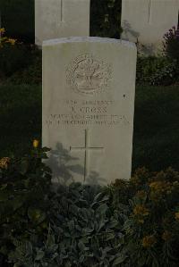 Messines Ridge British Cemetery - Cross, J