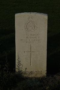 Messines Ridge British Cemetery - Davey, J H