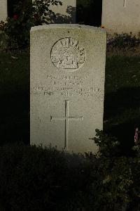Messines Ridge British Cemetery - Good, J F