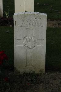 Messines Ridge British Cemetery - Hay, Frank Victor