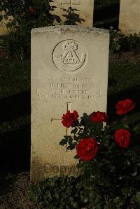 Messines Ridge British Cemetery - Holden, R