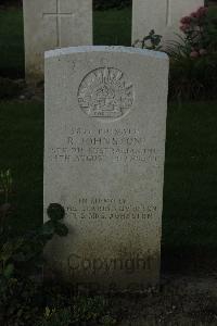 Messines Ridge British Cemetery - Johnston, Robert