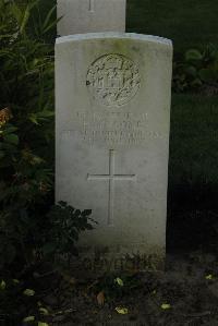 Messines Ridge British Cemetery - McComb, H