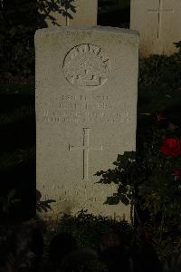 Messines Ridge British Cemetery - Peters, Ernest Henry