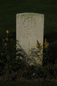 Messines Ridge British Cemetery - Pettit, P