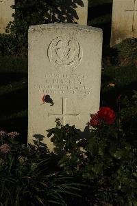 Messines Ridge British Cemetery - Pinkney, L