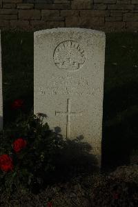 Messines Ridge British Cemetery - Russell, Percy Everett