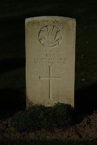 Messines Ridge British Cemetery - Ryan, T