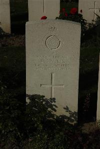 Messines Ridge British Cemetery - Sallis, L