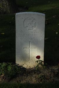 Messines Ridge British Cemetery - Sharpe, H