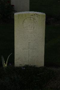 Messines Ridge British Cemetery - Slattery, T J