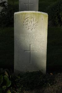 Messines Ridge British Cemetery - Smylie, G F