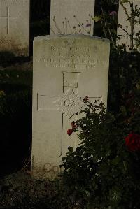 Messines Ridge British Cemetery - Swann, V G