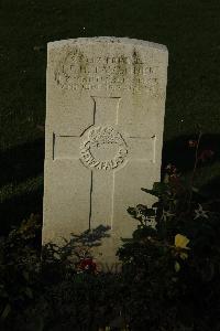 Messines Ridge British Cemetery - Tavender, Nigel Francis Hugh