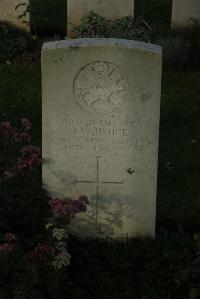 Messines Ridge British Cemetery - Usher, J W