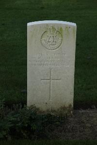 Messines Ridge British Cemetery - Walkden, P