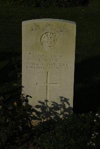 Messines Ridge British Cemetery - Wall, Christopher