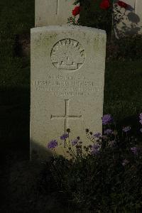 Messines Ridge British Cemetery - Walsh, Thomas Bernard