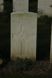 Messines Ridge British Cemetery - Ward, R