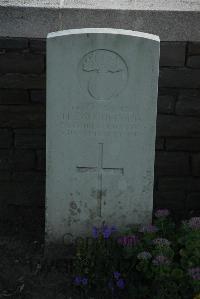 Messines Ridge British Cemetery - Woolford, H E