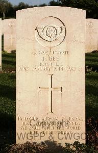Minturno War Cemetery - Bee, Frank