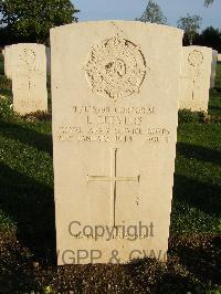 Minturno War Cemetery - Beevers, Lawrence