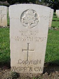 Minturno War Cemetery - Best, R E