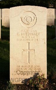 Minturno War Cemetery - Bottomley, Harold