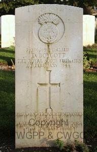 Minturno War Cemetery - Boycott, Douglas