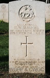 Minturno War Cemetery - Bradford, Henry William