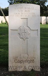 Minturno War Cemetery - Broe, Svend Ole