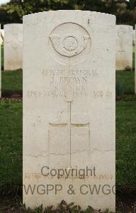 Minturno War Cemetery - Brown, John